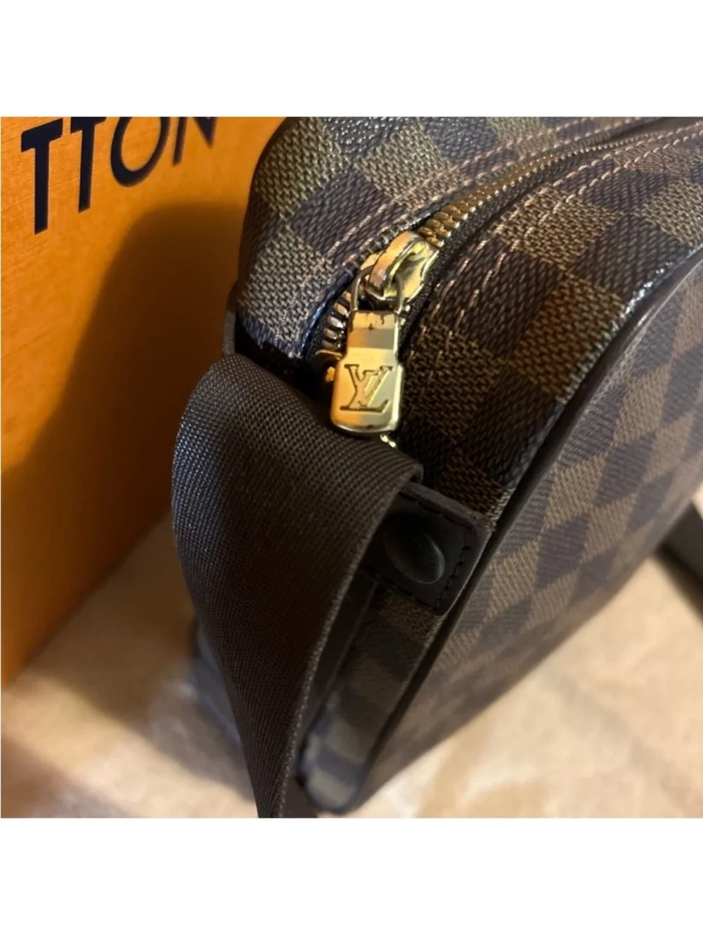 Louis Vuitton Damier Crossbag